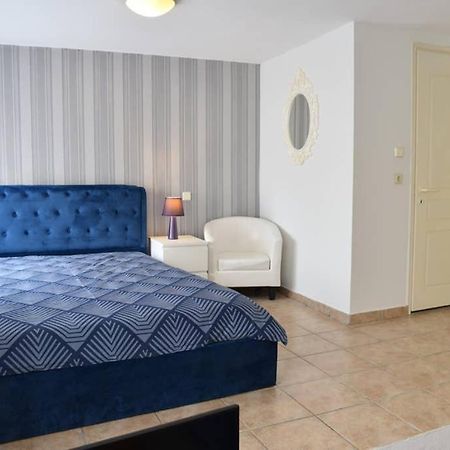 A Modern Bright Studio In The Center Of كاستوريا المظهر الخارجي الصورة
