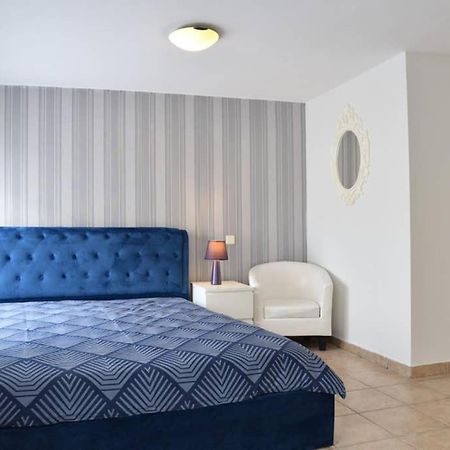 A Modern Bright Studio In The Center Of كاستوريا المظهر الخارجي الصورة