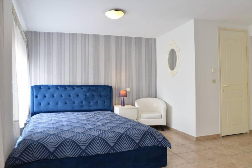 A Modern Bright Studio In The Center Of كاستوريا المظهر الخارجي الصورة