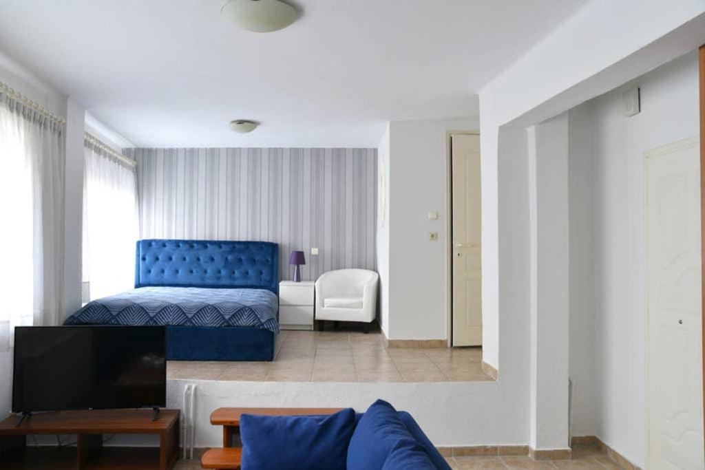 A Modern Bright Studio In The Center Of كاستوريا المظهر الخارجي الصورة