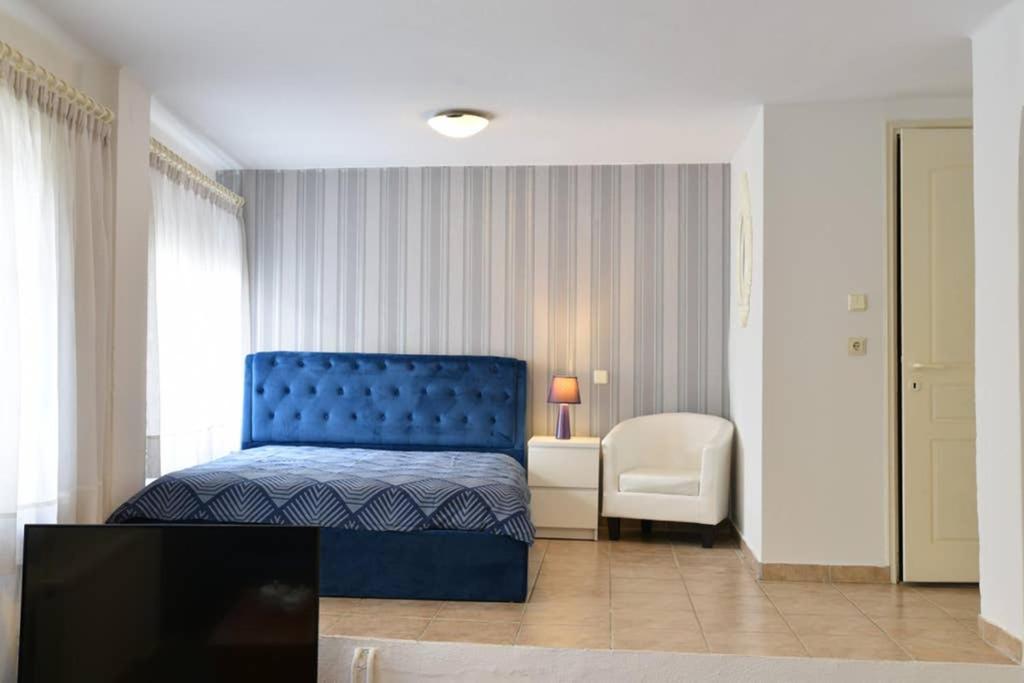 A Modern Bright Studio In The Center Of كاستوريا المظهر الخارجي الصورة